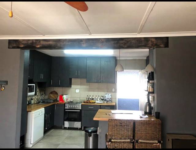 4 BEDROOM HOUSE FOR SALE IN KLOPPERPARK